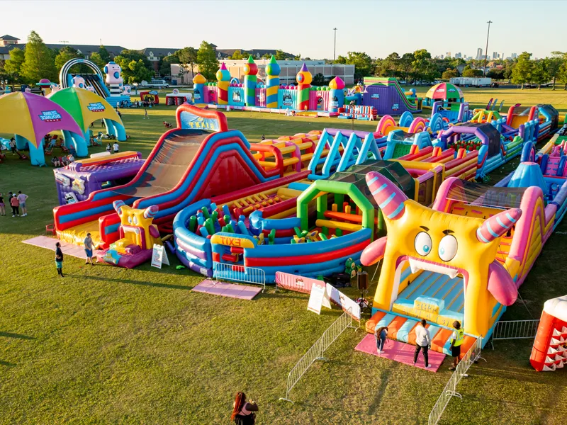 Apa bahan tarpaulin kanggo kastil kembung?