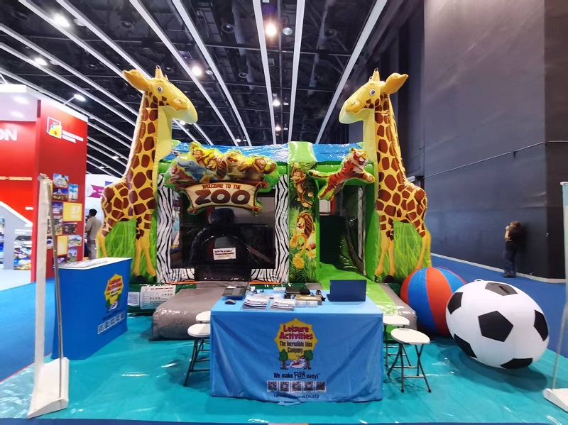 Leisure Activities® Ndadekake Kebun Binatang menyang IAAPA EXPO ASIA kanthi Show-Stopping 4m Inflatable Bouncy Castle Leisure Activities® Ndadekake Kebun Binatang menyang IAAPA EXPO ASIA kanthi Show-Stopping 4m Inflatable Bouncy Castle